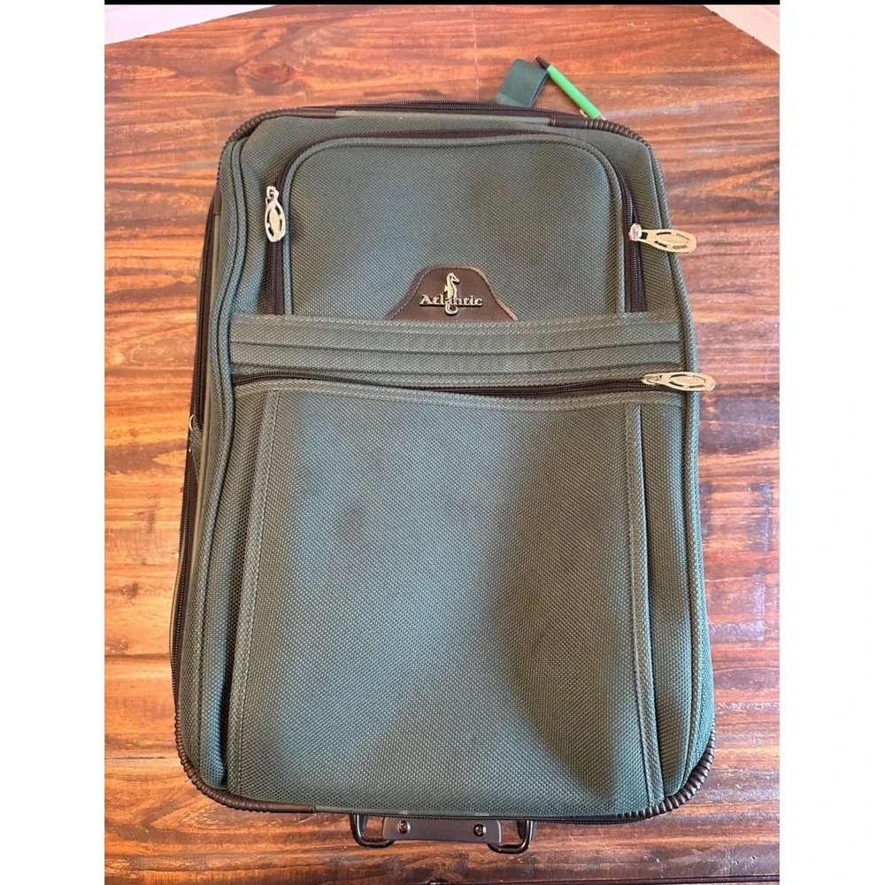 Atlantic‎ Forest Green Rolling Carry On Suitcase 21